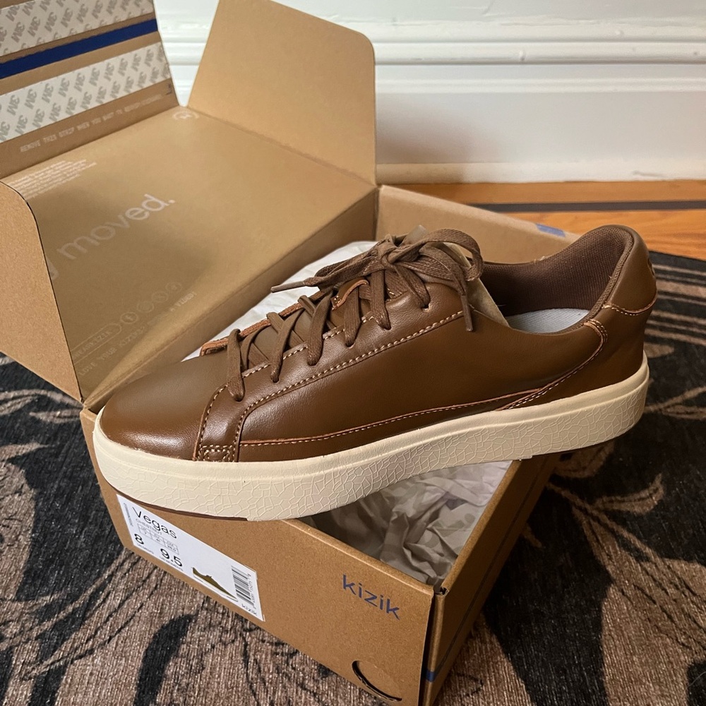 BRAND NEW DISCONTINUED Kizik Brown Leather Vegas Slip On Shoes (unisex)